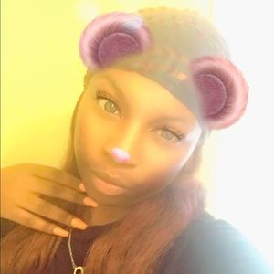 Meet your Posher, Teyonia